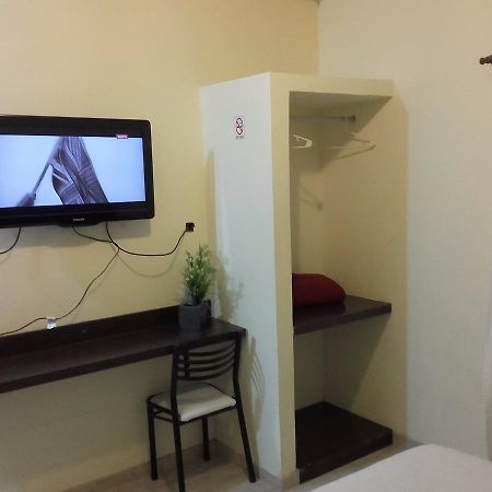 Hotel Florida Saladas Bagian luar foto