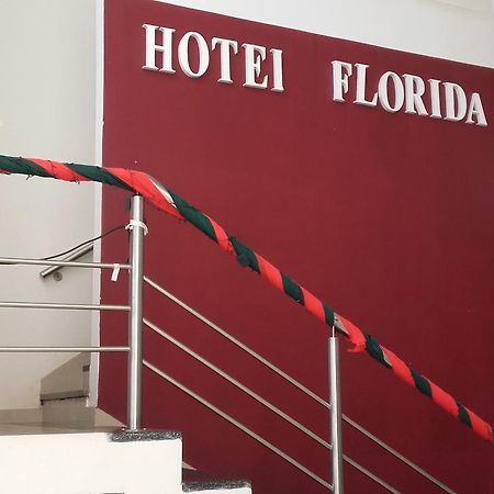 Hotel Florida Saladas Bagian luar foto