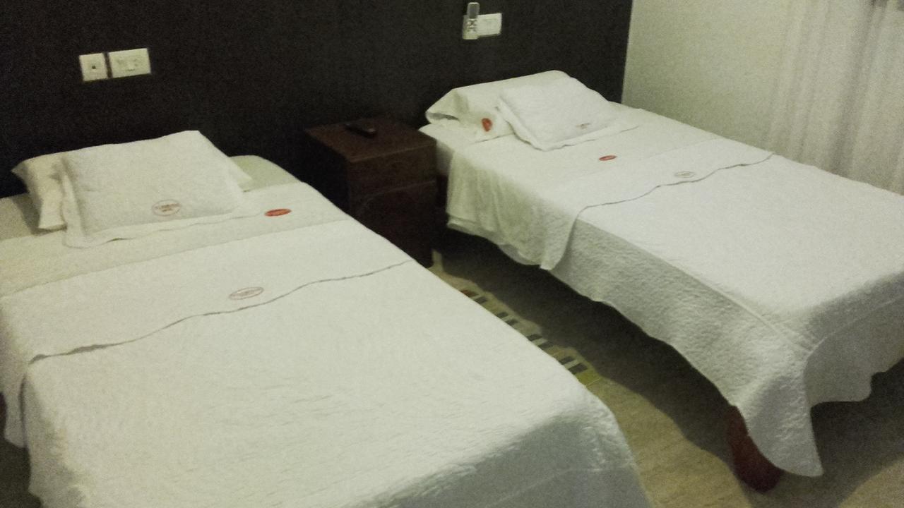 Hotel Florida Saladas Bagian luar foto