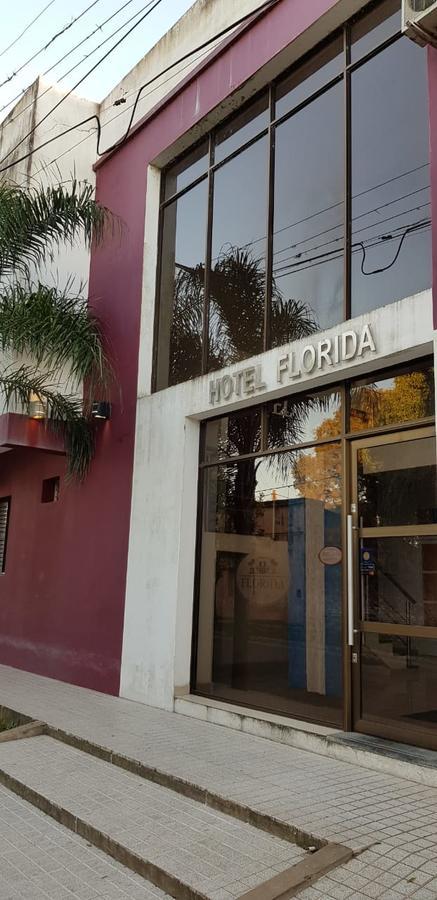 Hotel Florida Saladas Bagian luar foto